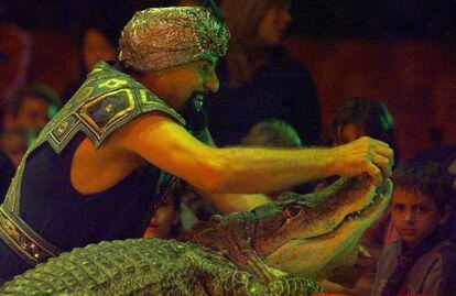 Circo Mundial crocodile tamer Anton Kotcka, aka Príncipe Kharak-Khawak, performs at La Monumental bullring in Barcelona.