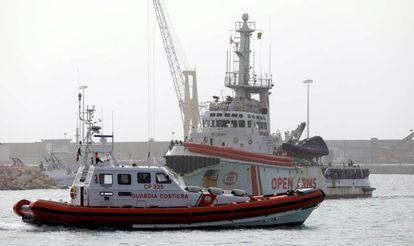 The Proactiva Open Arms NGO ship, this past saturday in the port of Pozzallo (Italy).