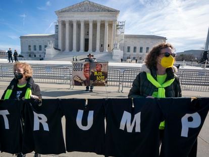 Protest outside the Supreme Court on February 8, the day the court heard the arguments in the case of Trump's disqualification in Colorado.