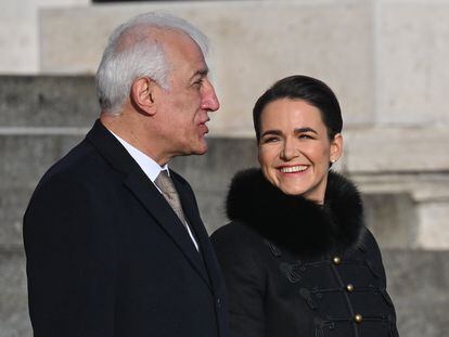 Hungarian President Katalin Novak (R) and Armenian President Vahagn Khachaturyan during the welcoming ceremony in front of the Parliament in Budapest, Hungary, February 06, 2024.
