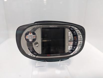 The N-Gage, launched in 2003 by Nokia, was a phone and a console at the same time. 