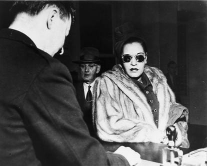 Billie Holiday arriving at a preliminary court hearing in 1949.