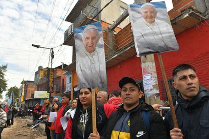 Argentine supporters of Pope Francis.