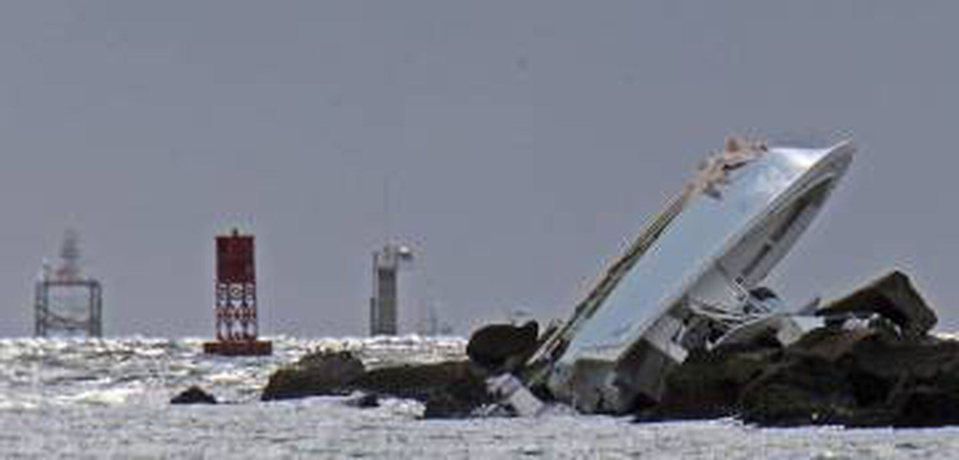 Three dead, one injured, when boat hits Miami's Government Cut Jetty at  night