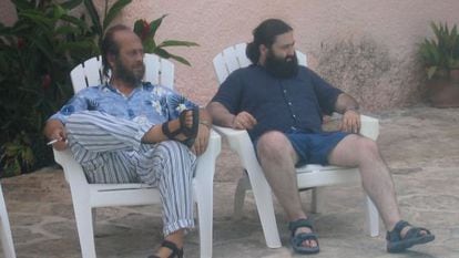 Paco de Lucía (left) and Javier Limón in Cancún.