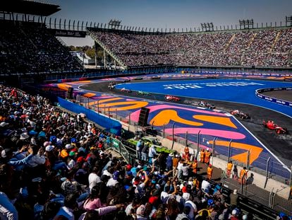 An image from the stands of the 2022 Mexican Grand Prix.