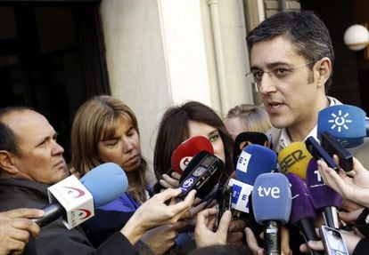 The secretary of the Socialist parliamentary group Eduardo Madina speaks to reporters at party headquarters in Madrid on Tuesday.
