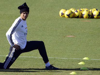Real Madrid&#039;s Portuguese forward Cristiano Ronaldo takes part in a training session on Friday.