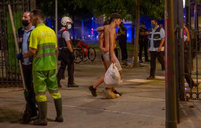 A young couple in Barcelona on Friday.