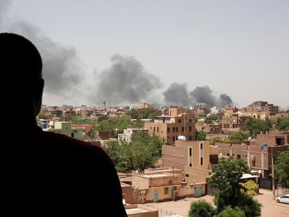 Smoke is seen in Khartoum, Sudan, Saturday, April 22, 2023. The fighting in the capital between the Sudanese Army and Rapid Support Forces resumed after an internationally brokered cease-fire failed.