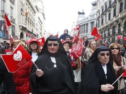 Protestors at a 2010 demonstration against the Socialist government&rsquo;s reforms to the abortion law.