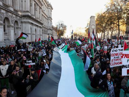 Demonstrators gather at Whitehall in London as they protest in solidarity with Palestinians in Gaza, November 25, 2023.