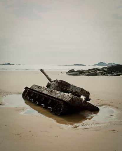 A submerged tank off the coast of Kinmen Island, Taiwan. Kinmen is part of an archipelago of the same name, located less than two miles from China
