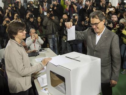 Artur Mas voting on Novermber 9, 2014.