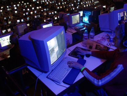 An online gaming competition in Osnabrueck, Germany in 2003.