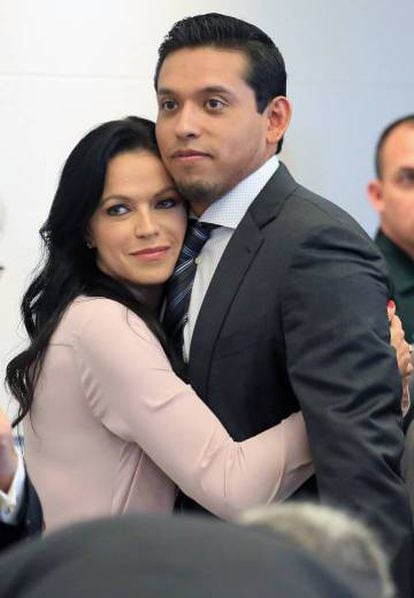 Iván Aguilera and his wife Simona at the hearing.