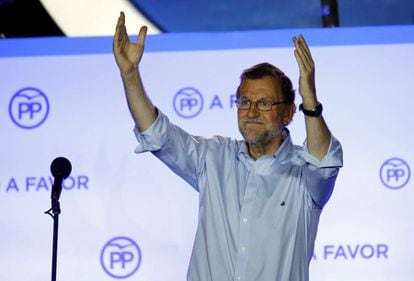 Mariano Rajoy thanks supporters on Sunday night at PP headquarters in Madrid.