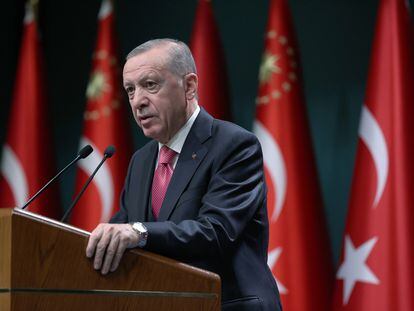 Turkish President Recep Tayyip Erdogan announces early presidential and parliamentary elections for 14 May 2023, at the Presidential Complex.