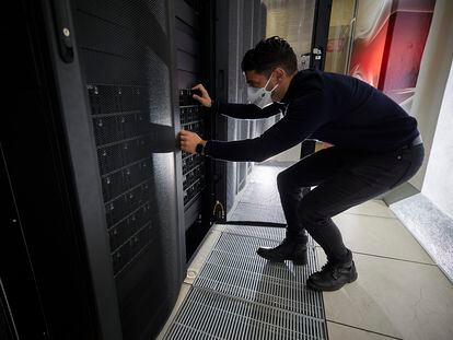 The supercomputer 'Albaicín' was turned on Tuesday at Granada University.