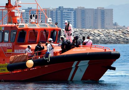 Fourteen migrants rescued by Spanish maritime services arriving in Almería on Sunday.