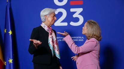 Spain’s First Vice President and Minister of Economic Affairs, Nadia Calviño, receives the President of the European Central Bank, Christine Lagarde, before Friday’s Eurogroup meeting in Santiago de Compostela, Spain.