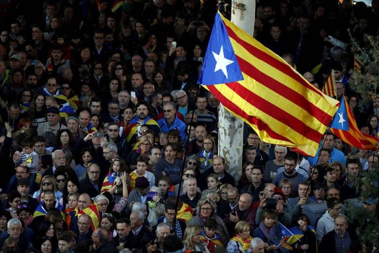 Demonstrators take to the streets on Saturday to demand the release of jailed pro-independence figures.