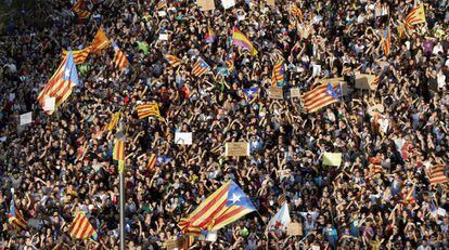 Thousands of people demonstrate during the general strike in Catalonia on October 3.