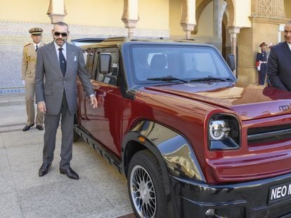 The king Mohamed VI at the presentation of a car on May 15 at the Royal Palace of Rabat.