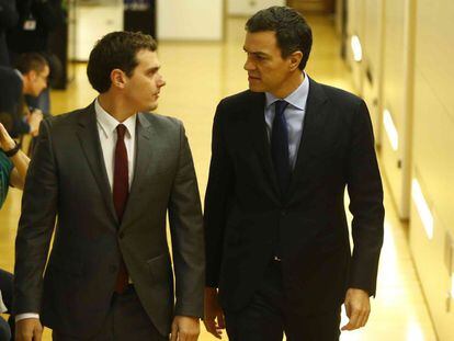 Albert Rivera (left) and Pedro Sánchez in Congress on Thursday.