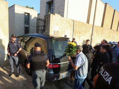 The hearse with deceased mafia boss Matteo Messina Denaro arrives at the cemetery in the Sicilian city of Castelvetrano; September 27, 2023.