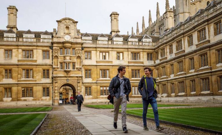 Erasmus after Brexit: Brexit uncertainty sparks unease among Erasmus  students planning to study in UK | News | EL PAÍS in English