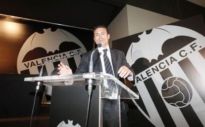 Amadeo Salvo, during a shareholders meeting.