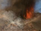 DVD 1074 (24-9/21 )El volcán en La Palma expulsando grandes cantidades de ceniza. Foto de Rafa Avero