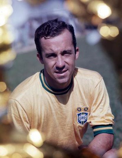 Tostão in a photograph from when he was on the Brazilian national team.