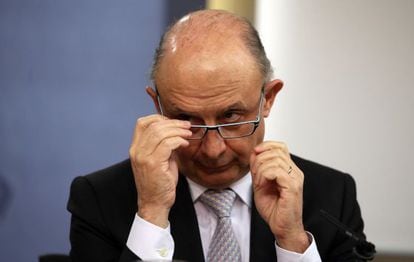 Finance Minister Cristóbal Montoro after the Cabinet meeting on Friday.