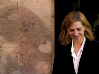 Infanta Cristina leaves the courthouse of Palma de Mallorca on Saturday.