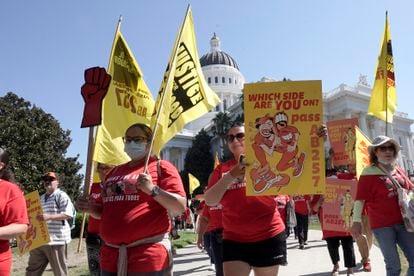Fast food restaurant workers protesting in August in Sacramento.