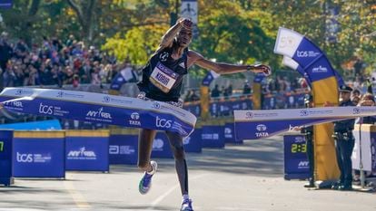 Albert Korir from Kenya crossing the finish line first at the 2021 New York City Marathon.