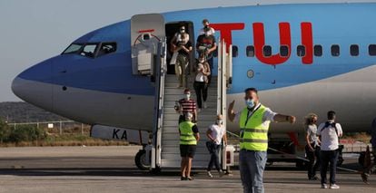 A TUI Airways flight arriving in Kos (Greece) in June.