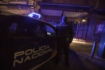 National Police officer E, at 50 Francisco Navacerrada street, where Alberto Sánchez was arrested.