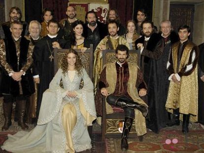The cast of TV series Isabel.
