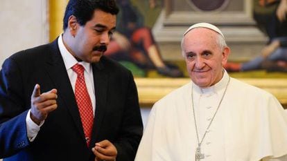 Pope Francis speaks with Venezuelan President Nicol&aacute;s Maduro during a private audience in the pontiff&#039;s library on June 17.
