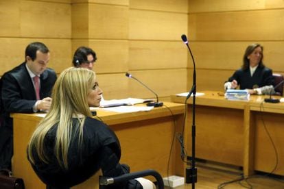 Murder-for-hire suspect &Aacute;urea V&aacute;zquez R&iacute;jos testifes before Spain&#039;s High Court in December. Her extradition to Puerto Rico was approved.