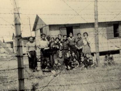 Prisoners in the camp at Montreuil-Baley in 1944. The image is from Jacques Sigot&#039;s collection, and was published on Kkrist Mirror&#039;s website.