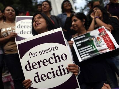 Mexican women marching for their right to decide.