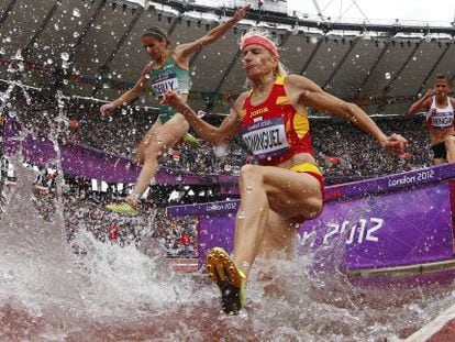 Marta Domínguez competes in the 3,000m steeplechase at the London Olympics in 2012.