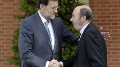 Prime Minister Mariano Rajoy (l) and Alfredo Pérez Rubalcaba.