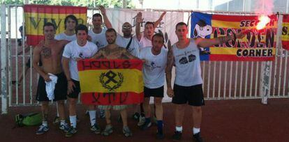 Several members of the Valencia branch of Nuevas Generaciones are among this group displaying fascist symbols. 