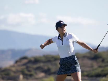 Danielle Kang celebrates a point at the ninth hole in Málaga.