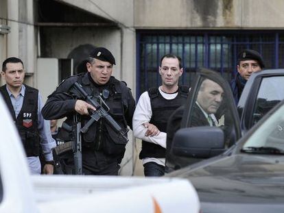 Convicted hitman Martín Lanatta is heavily guarded after testifying in court last August.